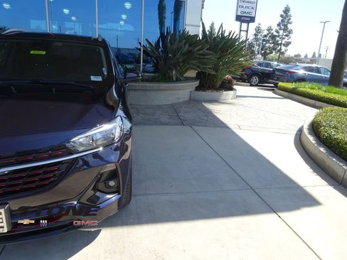 Used 2020 Buick Encore GX Select w/ Experience Buick Package image 33