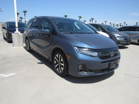 Used 2025 Honda Odyssey EX-L image 2