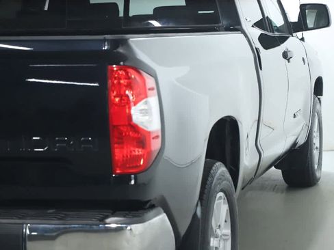 Used 2019 Toyota Tundra SR5 w/ SR5 Upgrade Package AWD/4WD image 44