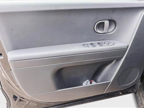New 2025 Hyundai Ioniq 5 SE image 12