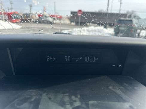 Used 2022 Subaru Forester Base image 17