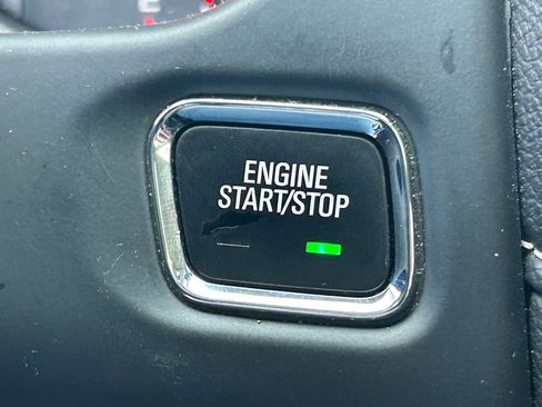 Used 2022 GMC Acadia Denali w/ Denali Ultimate Package image 17