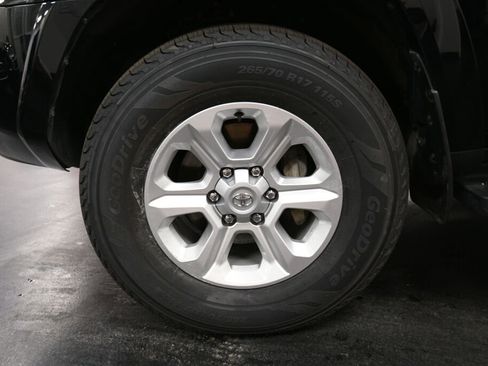 Certified 2024 Toyota 4Runner SR5 Premium image 12