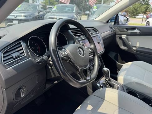 Used 2019 Volkswagen Tiguan SE w/ Panoramic Sunroof Package AWD/4WD image 26