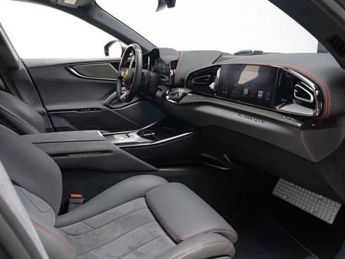 Used 2023 Ferrari Purosangue AWD/4WD image 36