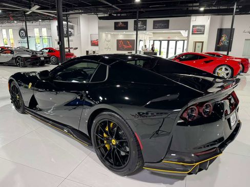 Used 2022 Ferrari 812 GTS image 13