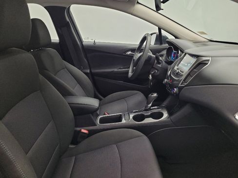 Used 2017 Chevrolet Cruze LT FWD image 21