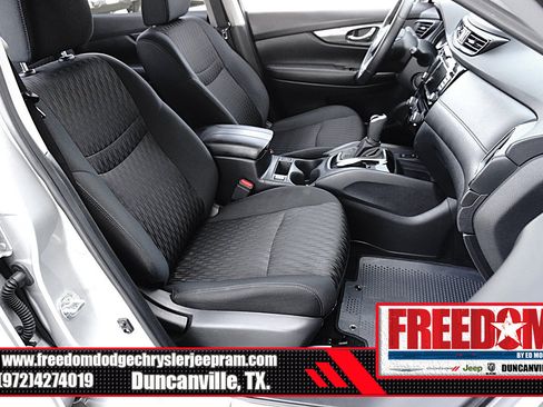 Used 2020 Nissan Rogue SV w/ Premium Package FWD image 15