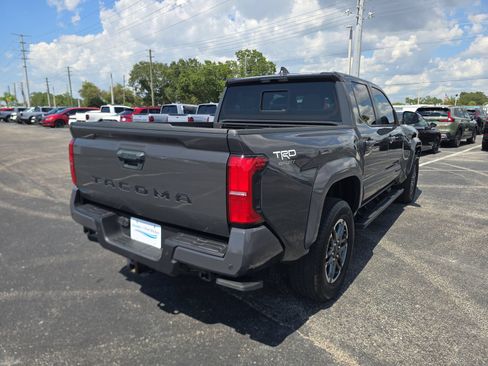 Used 2024 Toyota Tacoma TRD Sport w/ TRD Sport Upgrade Package RWD image 3