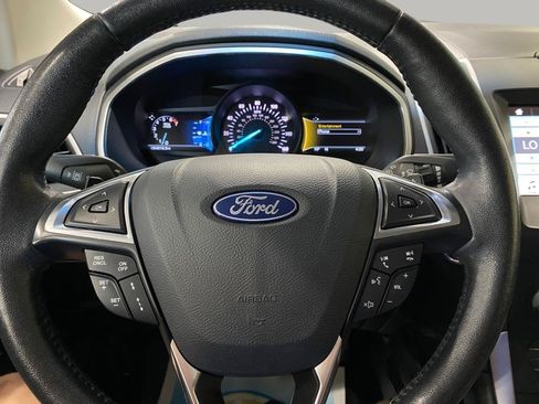 Used 2018 Ford Edge SEL w/ Equipment Group 201A AWD/4WD image 9