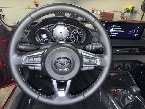Used 2025 MAZDA MX-5 Miata RF Club w/ Weather Package RWD image 4