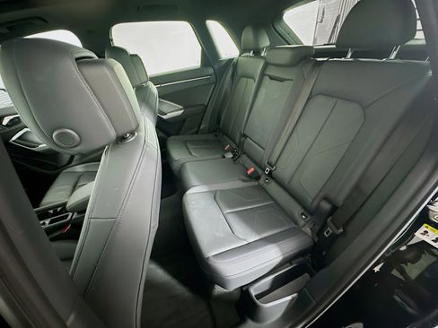 Used 2025 Audi Q3 2.0T Premium image 26