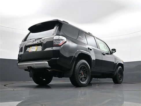 Used 2018 Toyota 4Runner TRD Off-Road Premium image 25