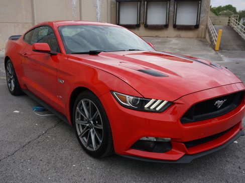 Used 2016 Ford Mustang GT Premium image 5
