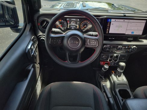 Used 2024 Jeep Wrangler Unlimited Rubicon AWD/4WD image 22
