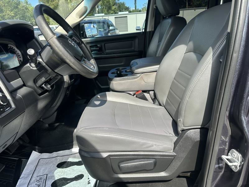 Used 2017 RAM 1500 Tradesman w/ Chrome Appearance Group RWD image 8