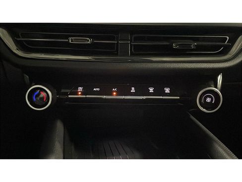 Used 2024 Chevrolet Equinox EV RS FWD image 13