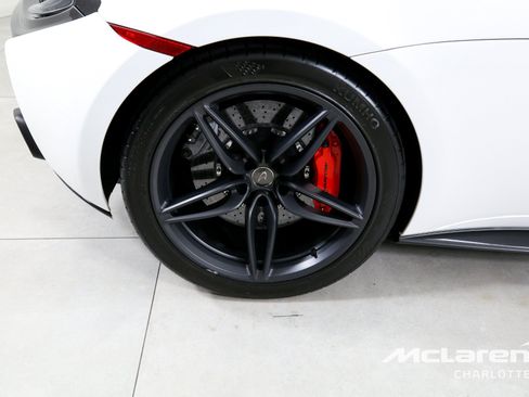 Used 2017 McLaren 570S Coupe RWD image 22