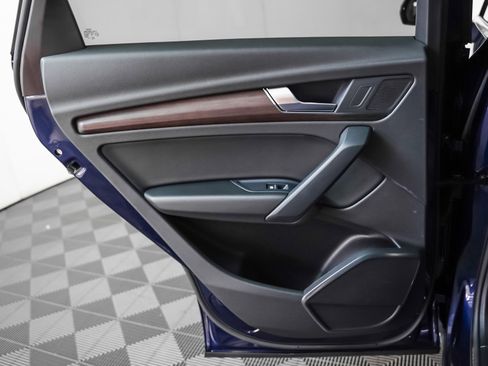 Used 2023 Audi Q5 2.0T Premium w/ Convenience Package image 23