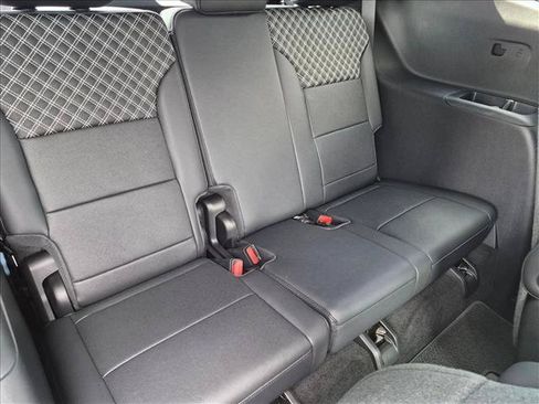 Used 2026 GMC Acadia Denali w/ Super Cruise Package FWD image 18