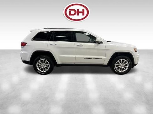 Used 2022 Jeep Grand Cherokee Laredo X AWD/4WD image 2