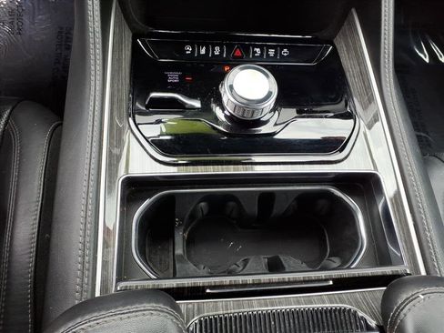 Used 2022 Jeep Wagoneer Series II image 13