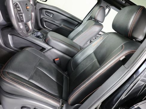 Used 2022 Nissan Titan PRO-4X w/ Pro-4x Convenience Package image 10