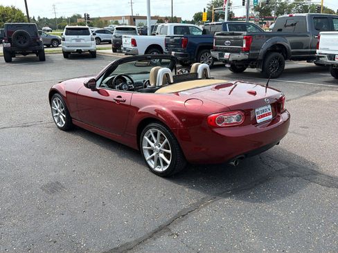 Used 2012 MAZDA MX-5 Miata Grand Touring w/ Premium Pkg RWD image 5