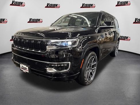 Used 2025 Jeep Wagoneer Series III AWD/4WD image 1