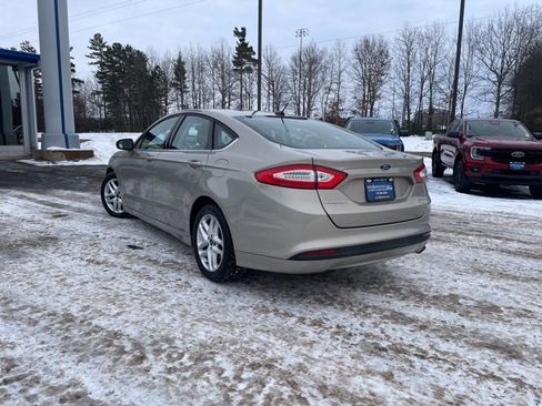 Used 2015 Ford Fusion SE image 7