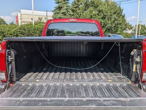 Used 2019 Toyota Tacoma SR AWD/4WD image 25