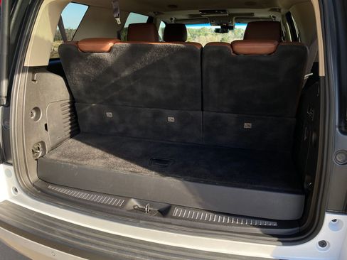 Used 2017 Cadillac Escalade Premium Luxury image 33