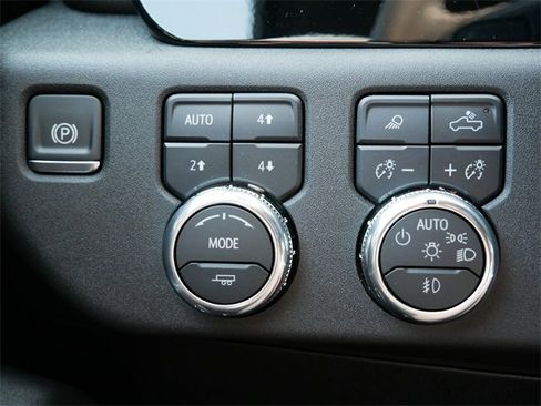 New 2025 GMC Sierra 2500 SLT w/ SLT Premium Package image 9