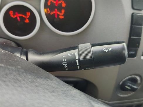 Used 2011 Toyota Tundra 4x4 CrewMax image 17