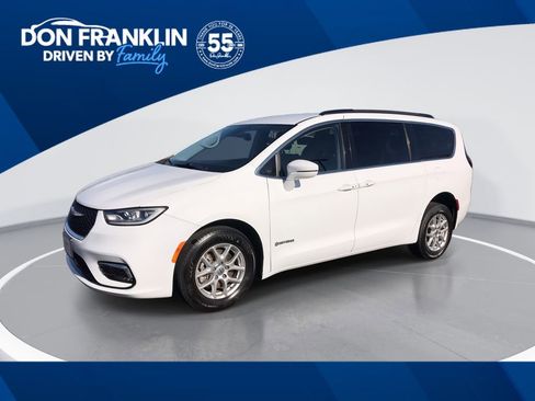 Used 2022 Chrysler Pacifica Touring-L image 1