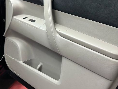 Used 2013 Toyota Highlander SE image 28