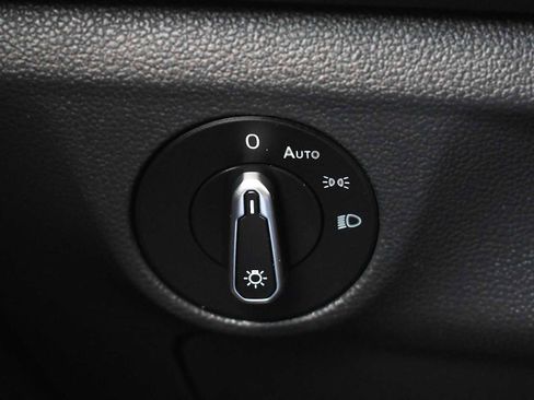 Used 2024 Volkswagen Jetta SE image 22