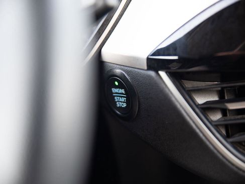 Used 2020 Ford Escape SE image 16