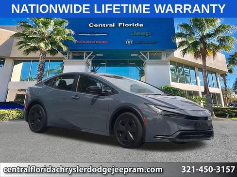 Used 2025 Toyota Prius LE FWD image 1