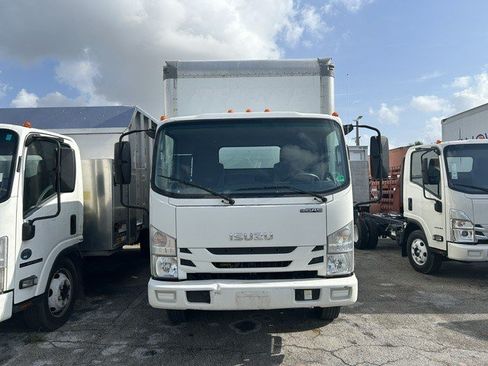 Used 2021 Isuzu NPR RWD image 4
