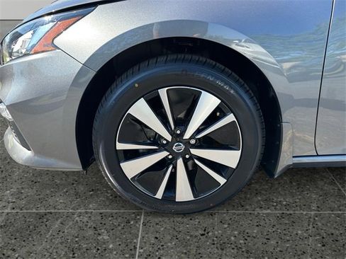 Used 2021 Nissan Altima 2.5 SV image 14