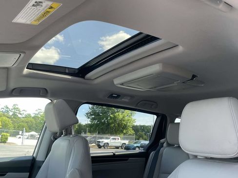 Used 2023 Honda Odyssey Touring image 20
