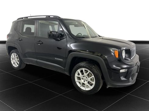 Used 2019 Jeep Renegade Latitude w/ Cold Weather Group image 7