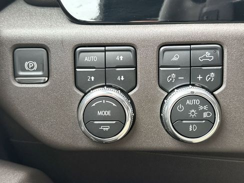 Used 2025 GMC Sierra 1500 SLT w/ SLT Premium Plus Package image 18