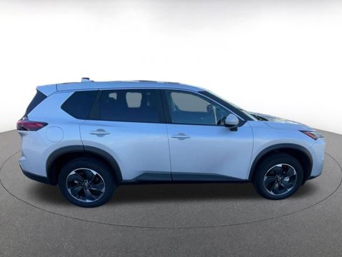Used 2025 Nissan Rogue SV image 16