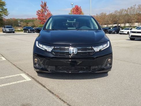 New 2026 Honda Odyssey Touring image 2