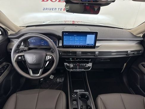 New 2026 Lincoln Corsair Premiere image 9