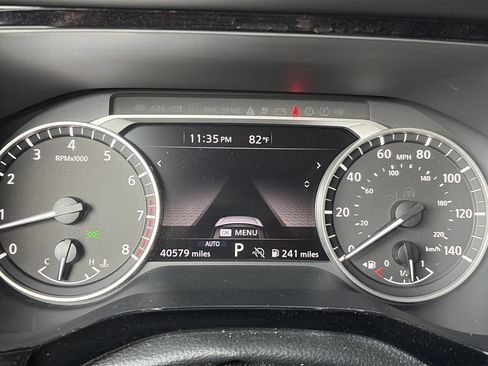 Used 2024 Nissan Pathfinder SV AWD/4WD image 8