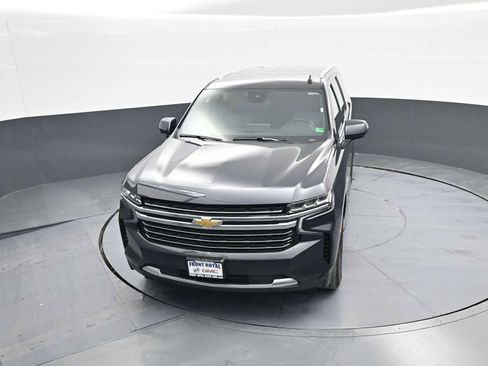 Used 2024 Chevrolet Suburban LT image 32