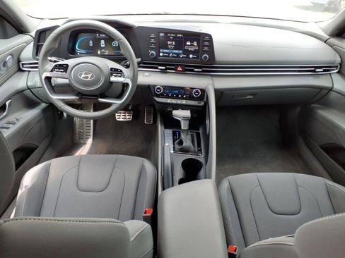 Certified 2025 Hyundai Elantra Sport FWD image 15